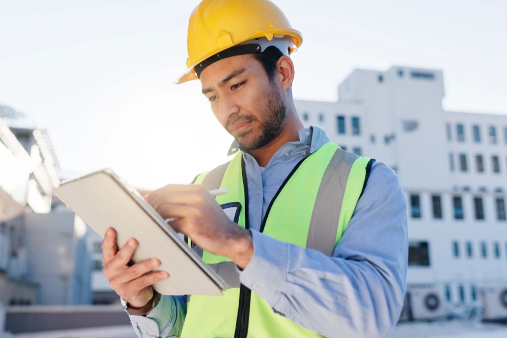 Construction Professional Using Digital Project Information rebim DP